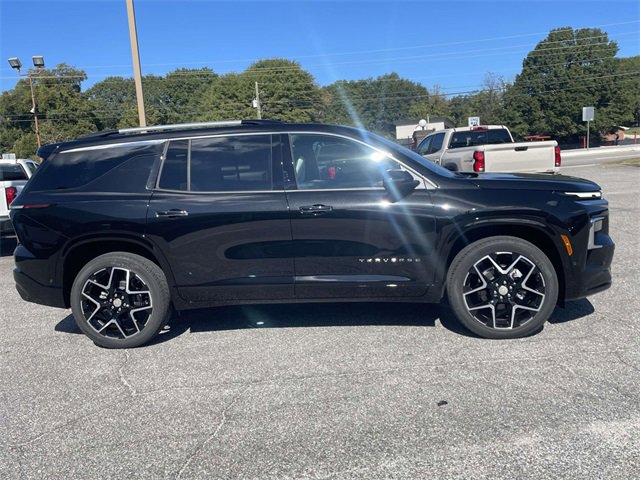 New 2026 Chevrolet Traverse High Country image 2