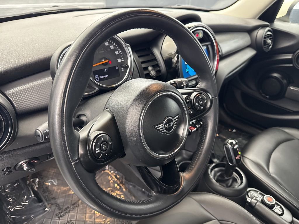 Used 2020 MINI Cooper 4-Door Hardtop FWD image 9