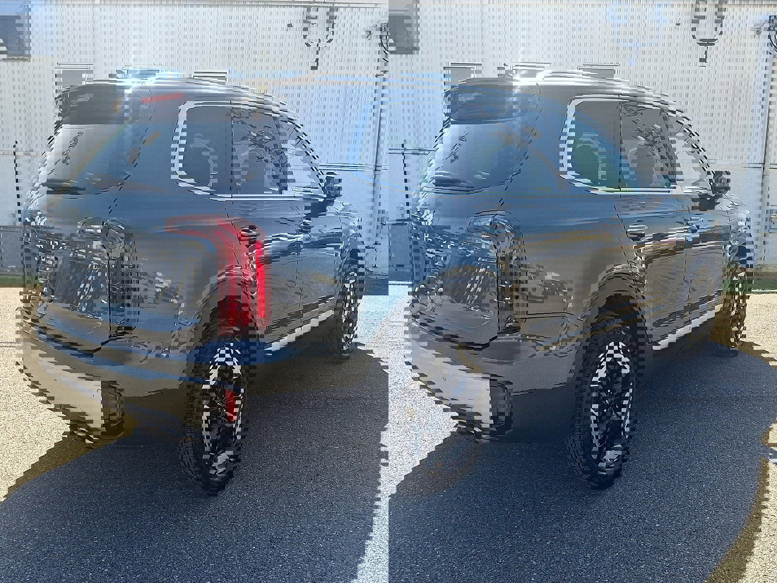 Used 2024 Kia Telluride S image 4