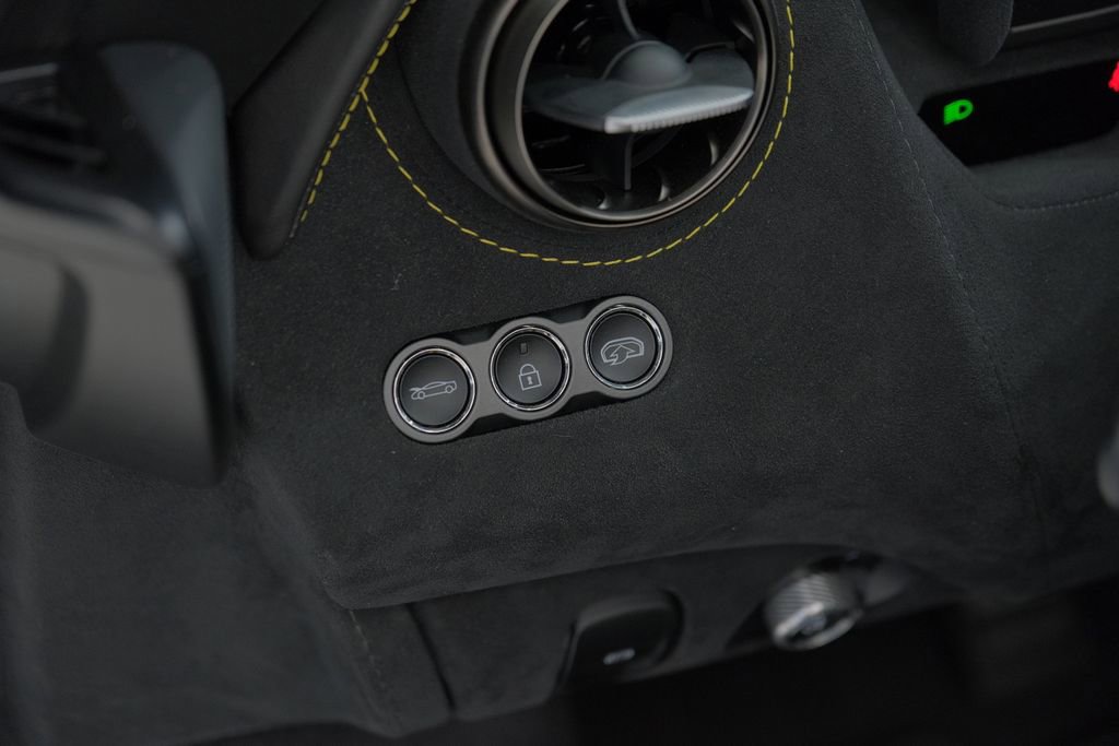 Used 2023 McLaren 720S Luxury image 46