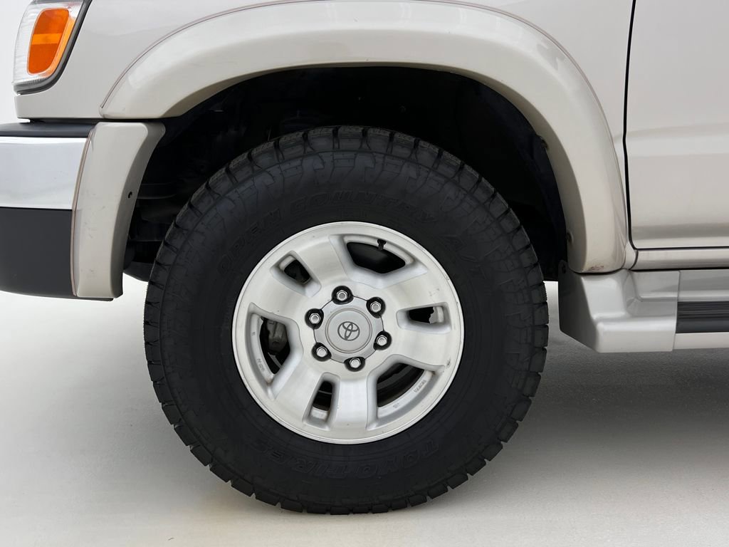 Used 2000 Toyota 4Runner SR5 image 24