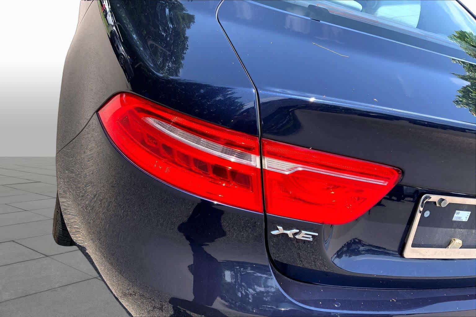 Used 2019 Jaguar XE Premium AWD/4WD image 26
