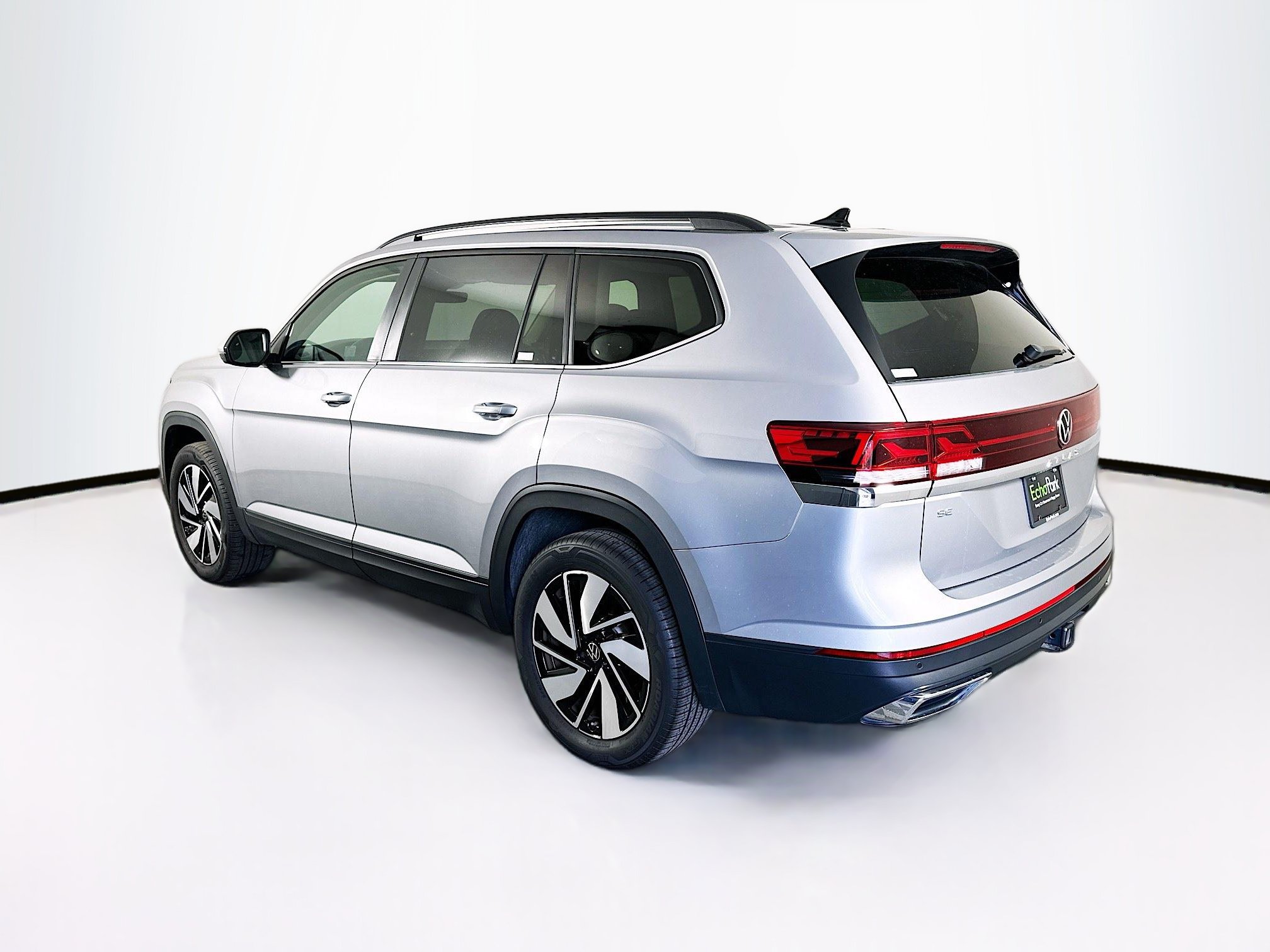 Used 2025 Volkswagen Atlas SE FWD image 5