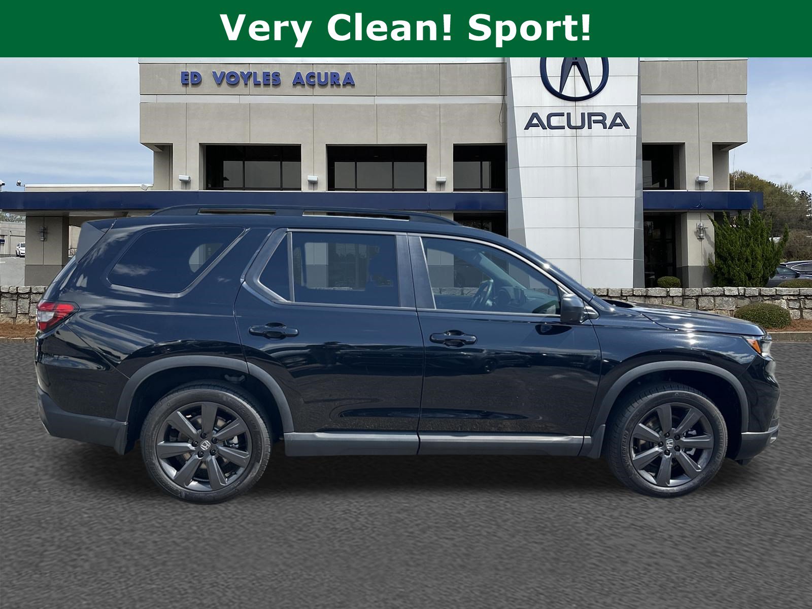 Used 2025 Honda Pilot Sport image 4