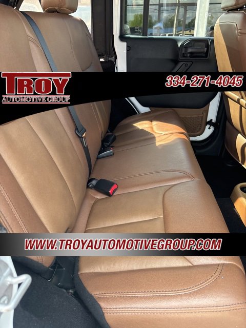 Used 2017 Jeep Wrangler Unlimited Rubicon w/ Connectivity Group image 36