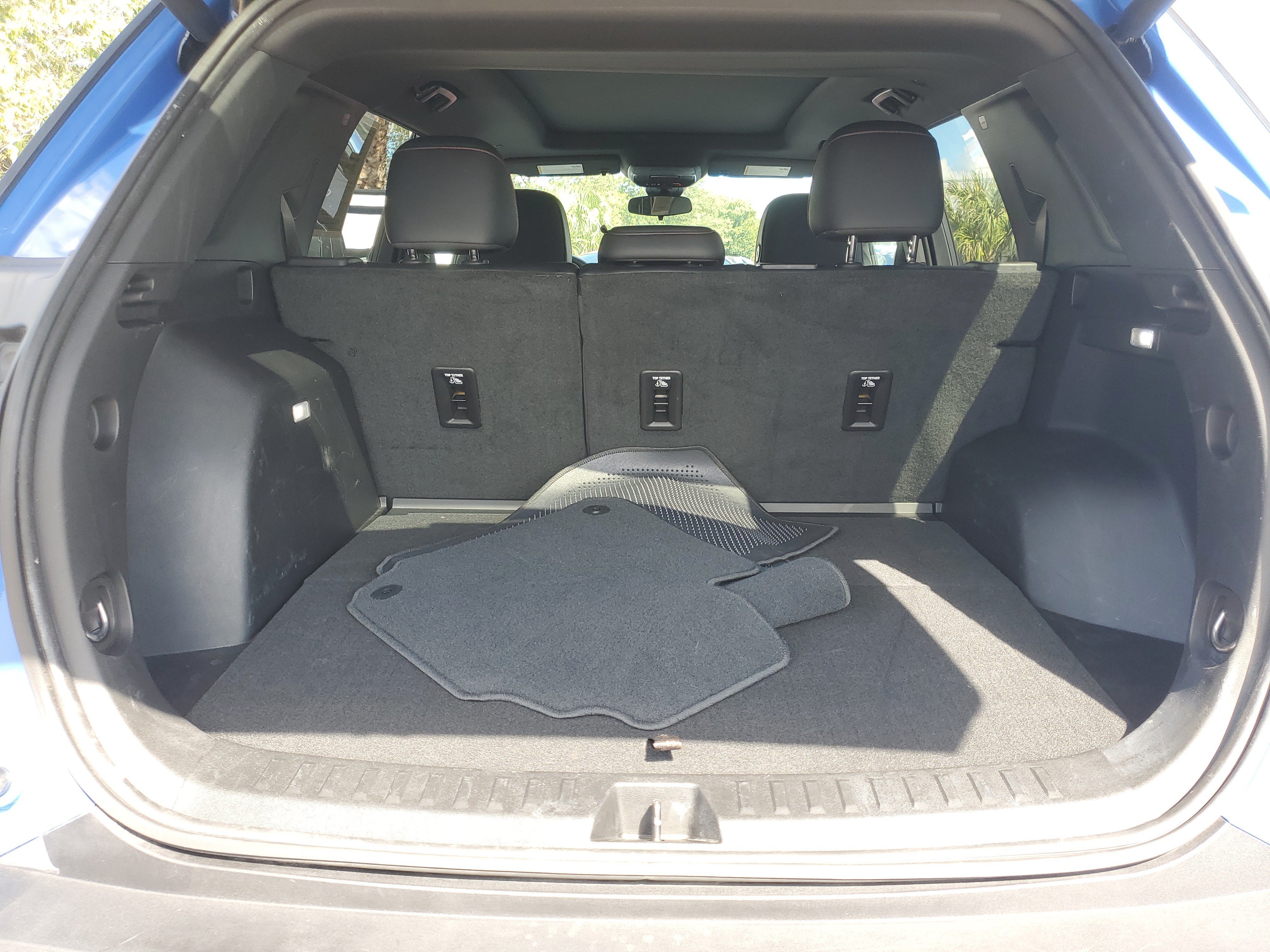 Used 2025 Chevrolet Equinox RS w/ Convenience Package III FWD image 8