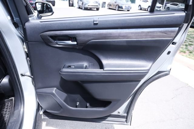 Used 2020 Toyota Highlander Platinum AWD/4WD image 71