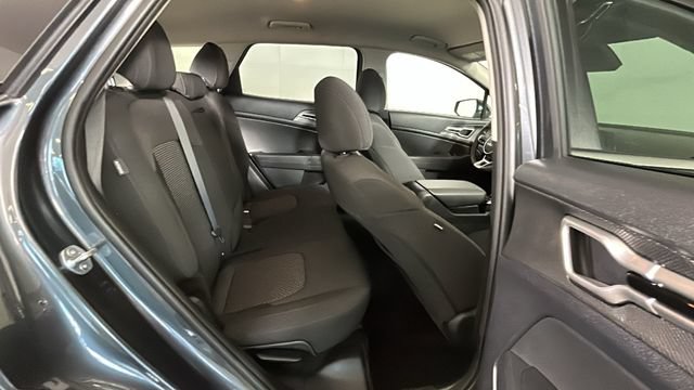 Used 2025 Kia Sportage LX AWD/4WD image 29