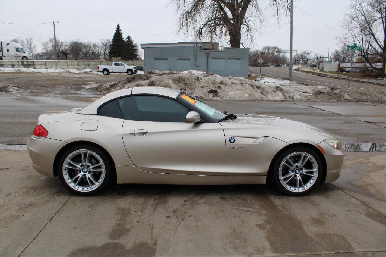 Used 2010 BMW Z4 sDrive30i image 3