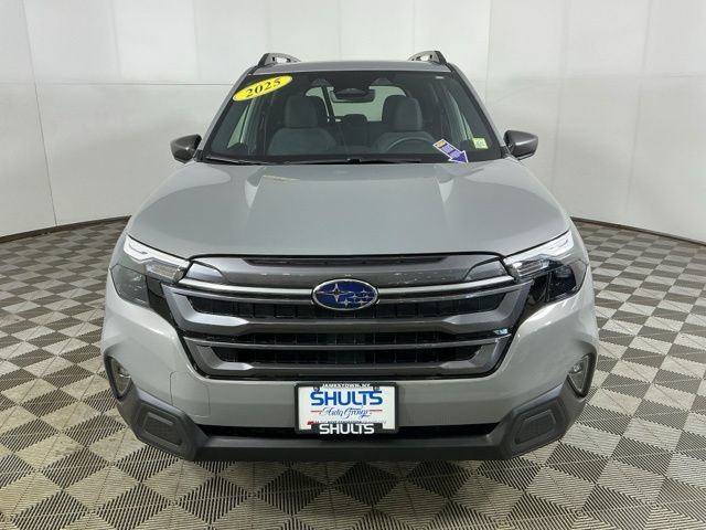 Used 2025 Subaru Forester Premium AWD/4WD image 3