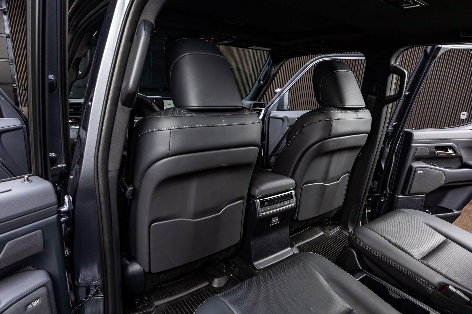 Used 2024 Lexus GX 550 image 34