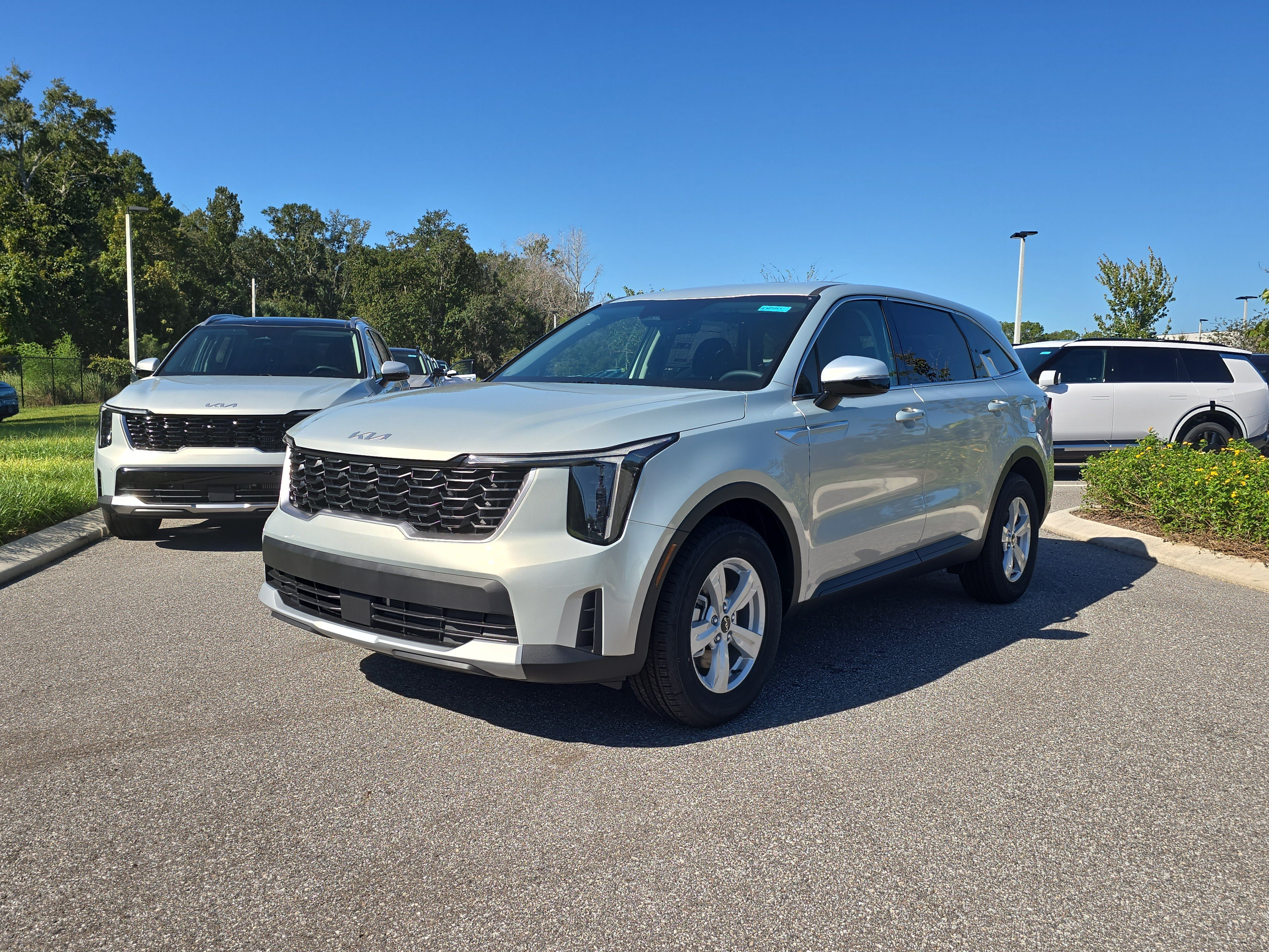 New 2026 Kia Sorento LX FWD image 4