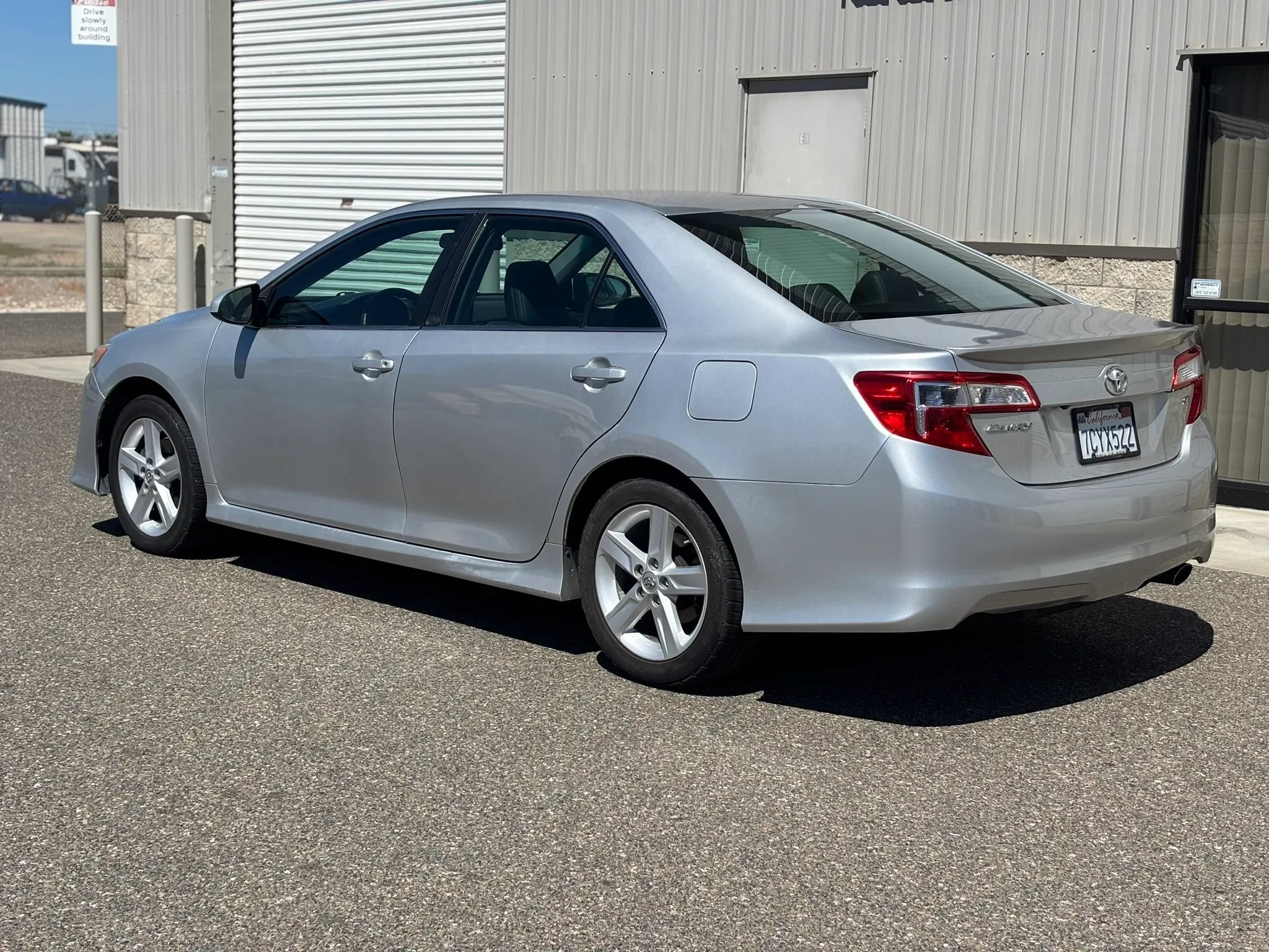 Used 2014 Toyota Camry SE w/ Fleet Convenience Package FWD image 5