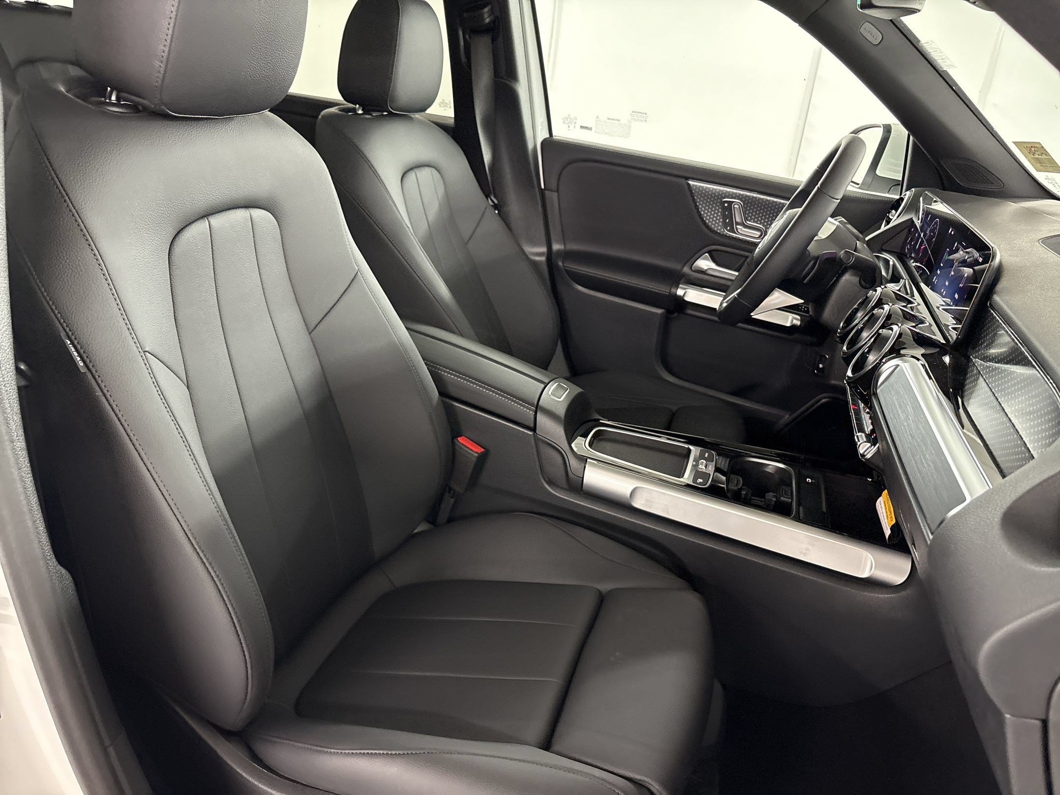 Certified 2026 Mercedes-Benz GLB 250 image 35