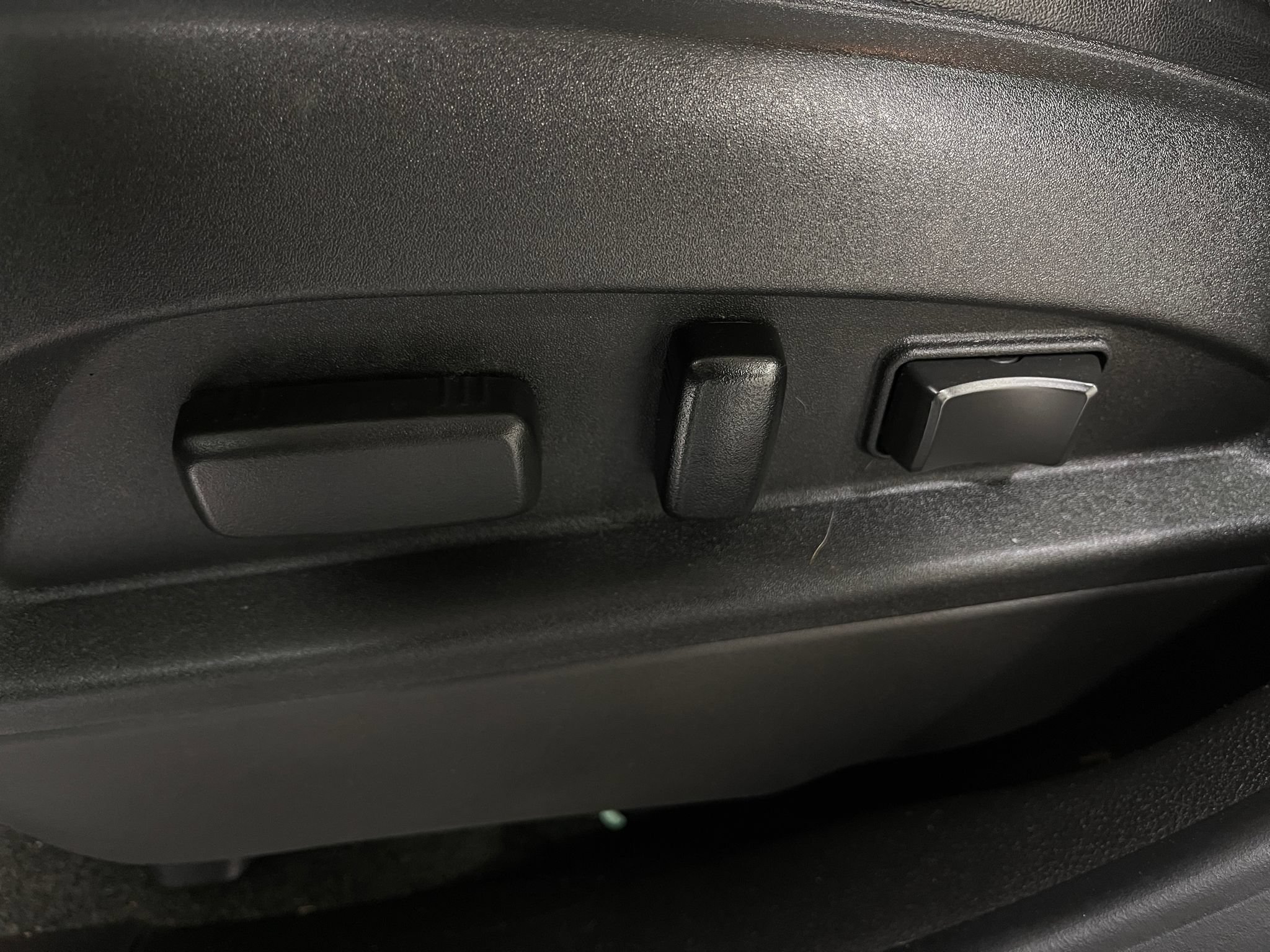 Used 2015 Chevrolet Equinox LTZ AWD/4WD image 16