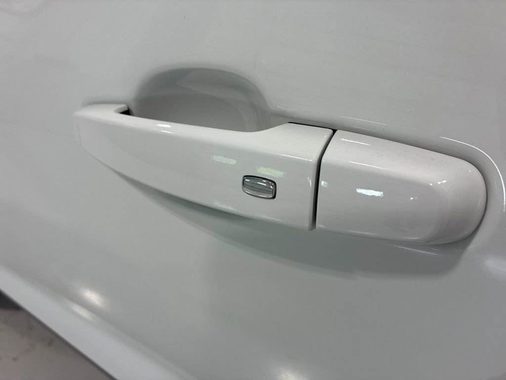 Used 2024 Chevrolet Blazer LT w/ Convenience Package FWD image 13