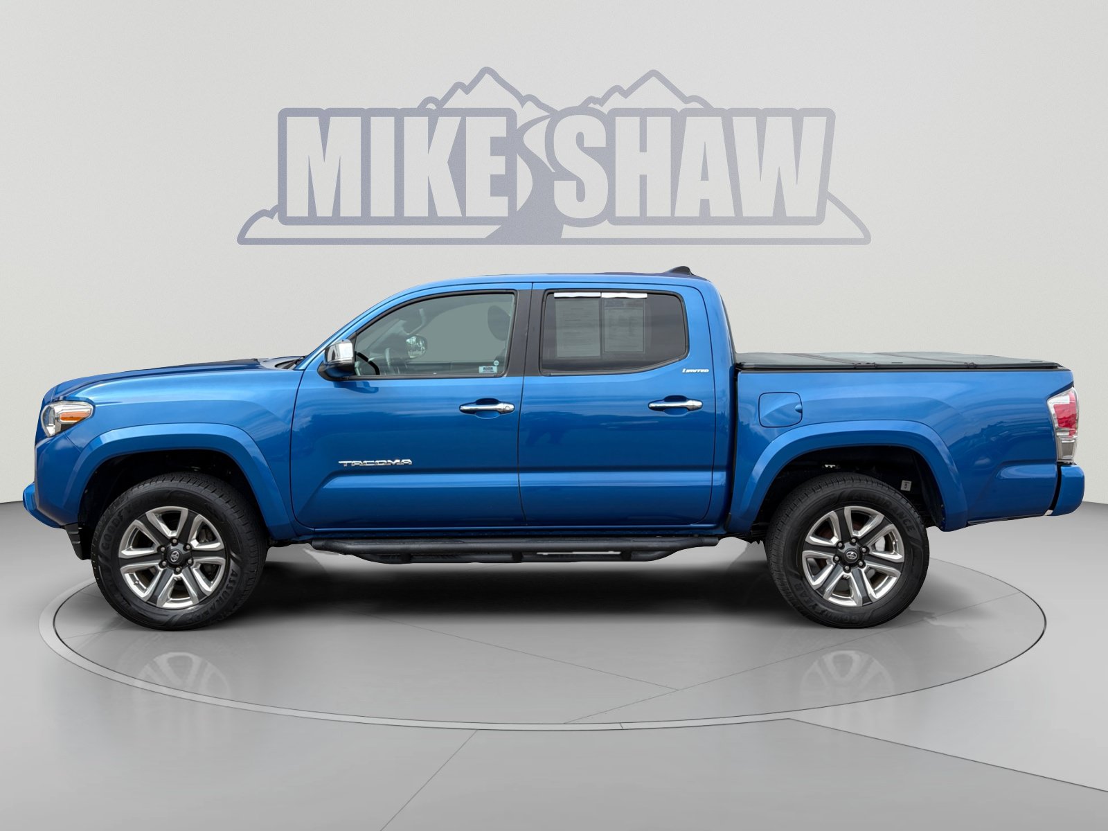 Used 2017 Toyota Tacoma Limited w/ Tow Package AWD/4WD image 2