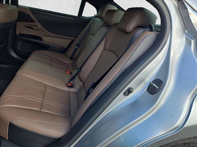 Used 2023 Lexus ES 350 Ultra Luxury w/ Accessory Package (Z2) FWD image 11