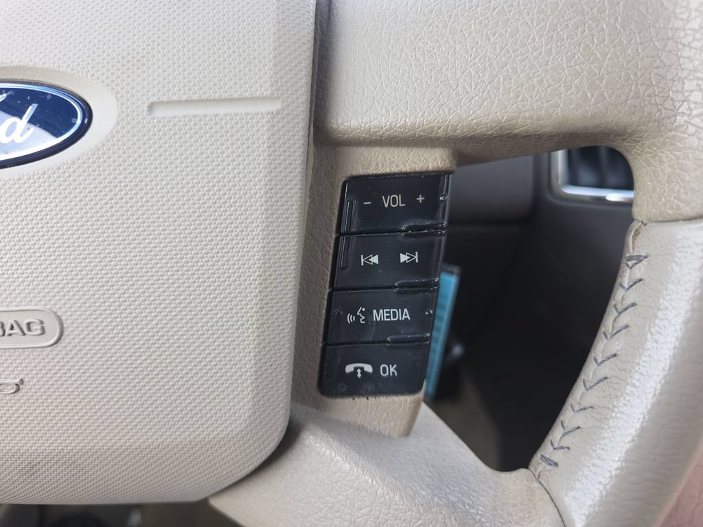 Used 2010 Ford Edge SEL FWD image 20