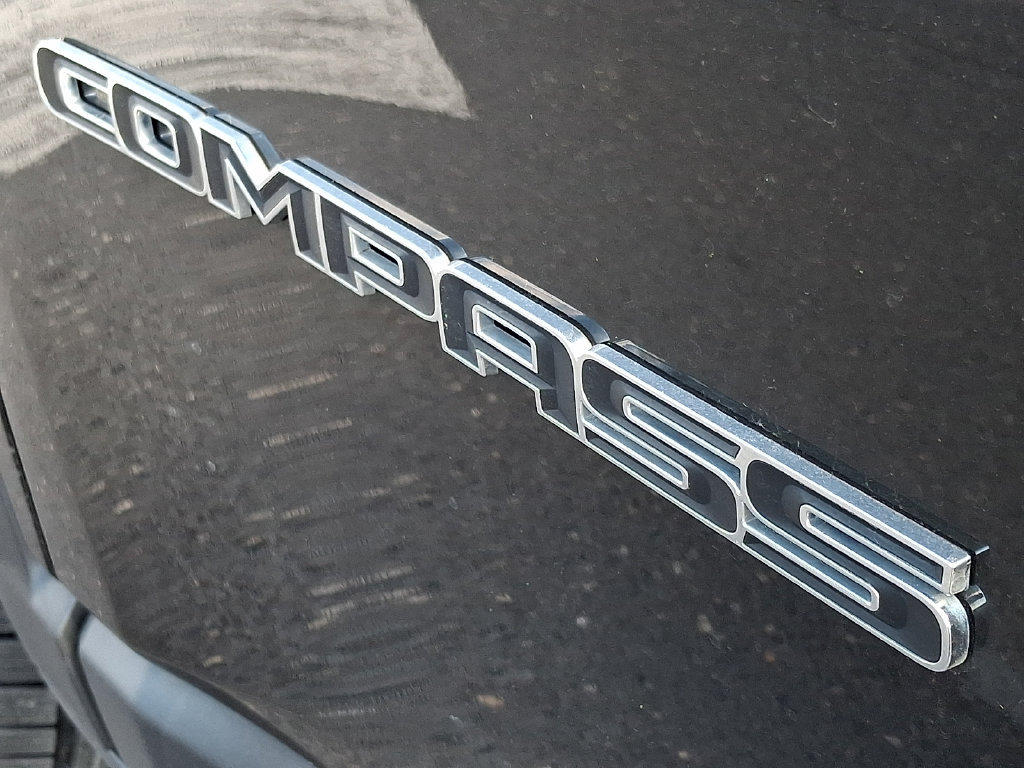 Used 2022 Jeep Compass Limited AWD/4WD image 30