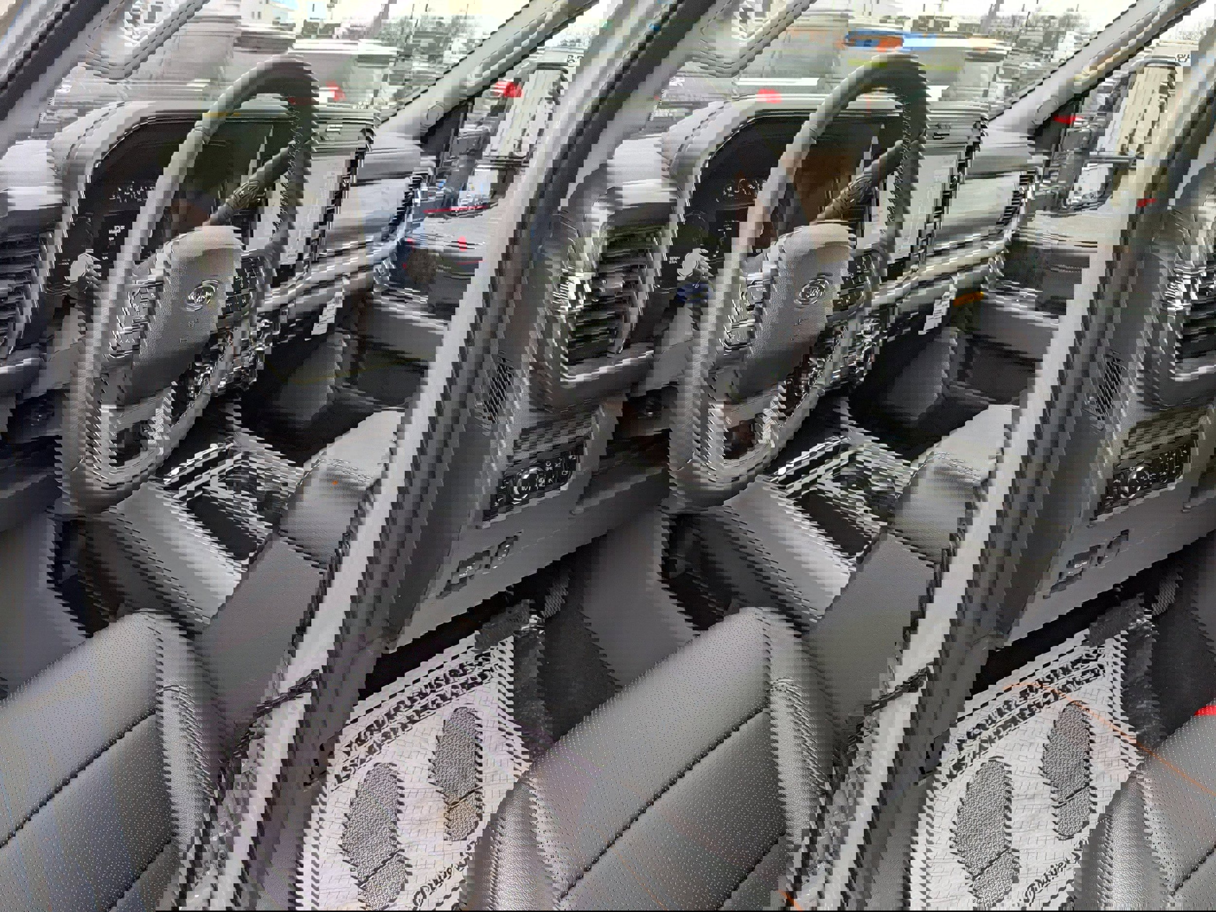 New 2026 Ford F250 Lariat w/ Black Appearance Package image 17