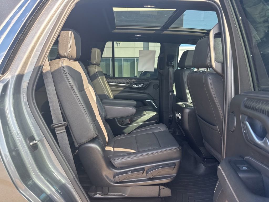 Used 2021 GMC Yukon Denali w/ Denali Premium Package AWD/4WD image 22