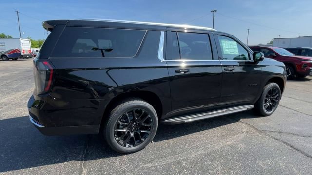 New 2026 Chevrolet Suburban LT w/ Comfort Package AWD/4WD image 2