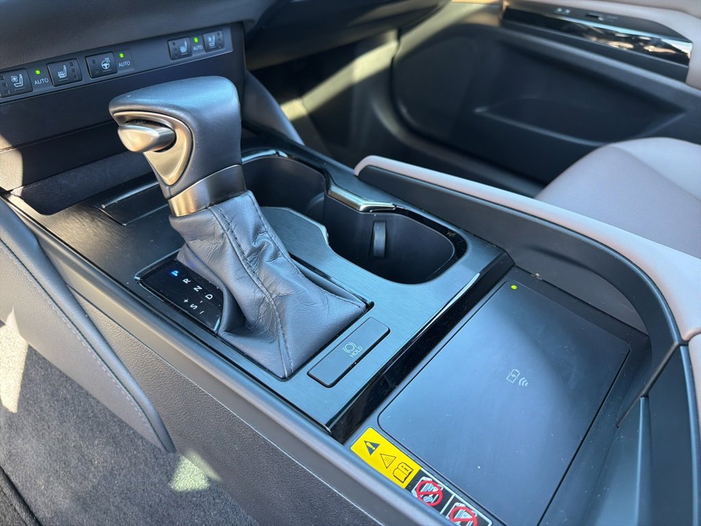 Used 2024 Lexus ES 350 w/ Premium Package image 40