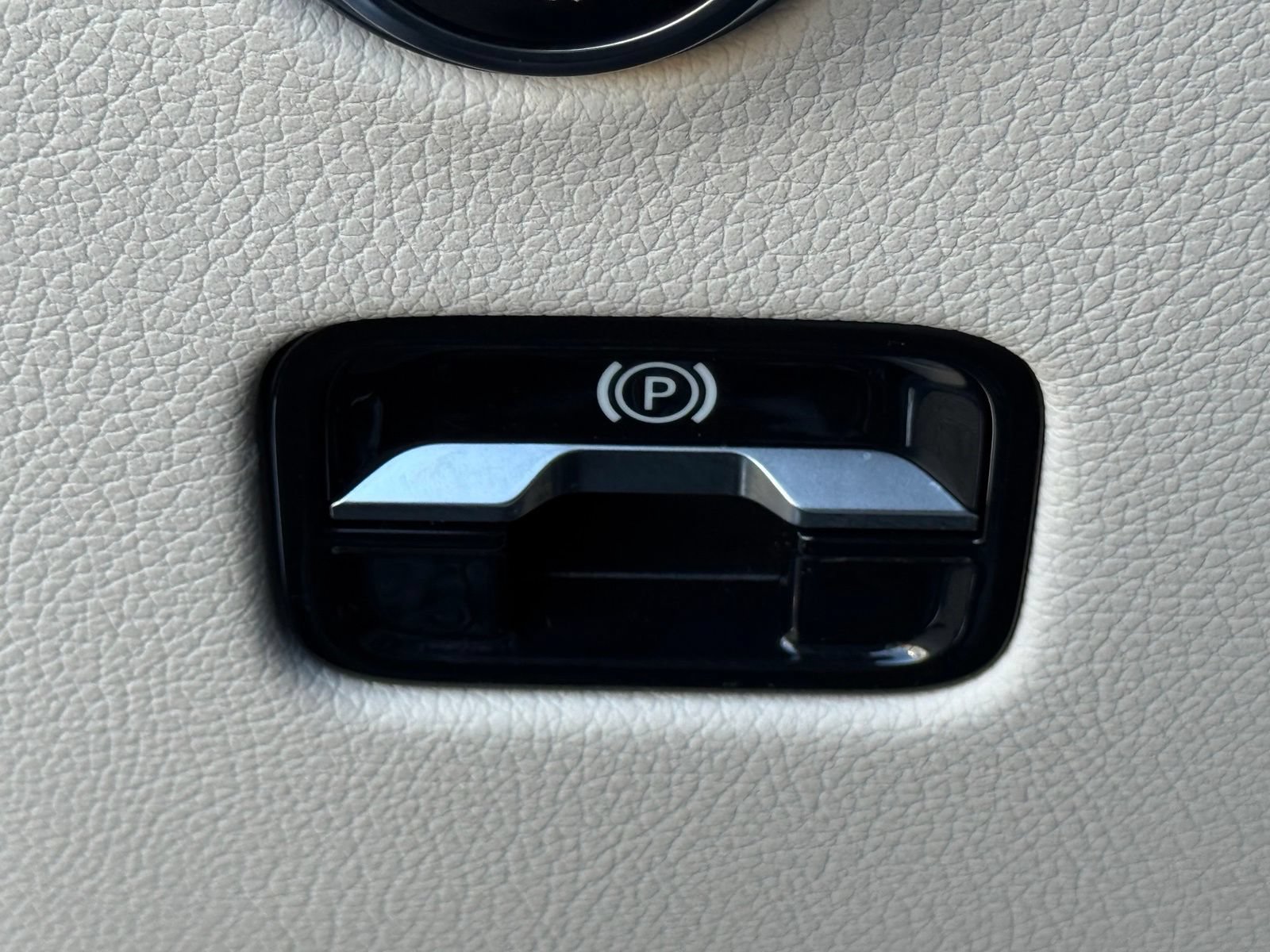 Used 2026 Mercedes-Benz GLC 300 image 29
