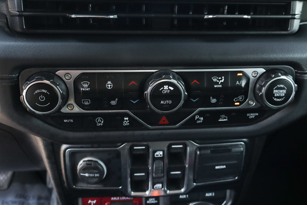 Used 2024 Jeep Gladiator Mojave AWD/4WD image 36