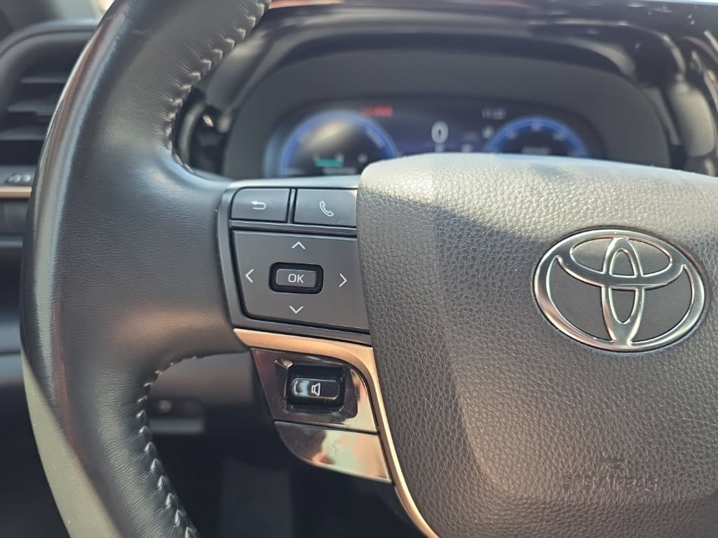 Used 2024 Toyota Crown AWD/4WD image 19