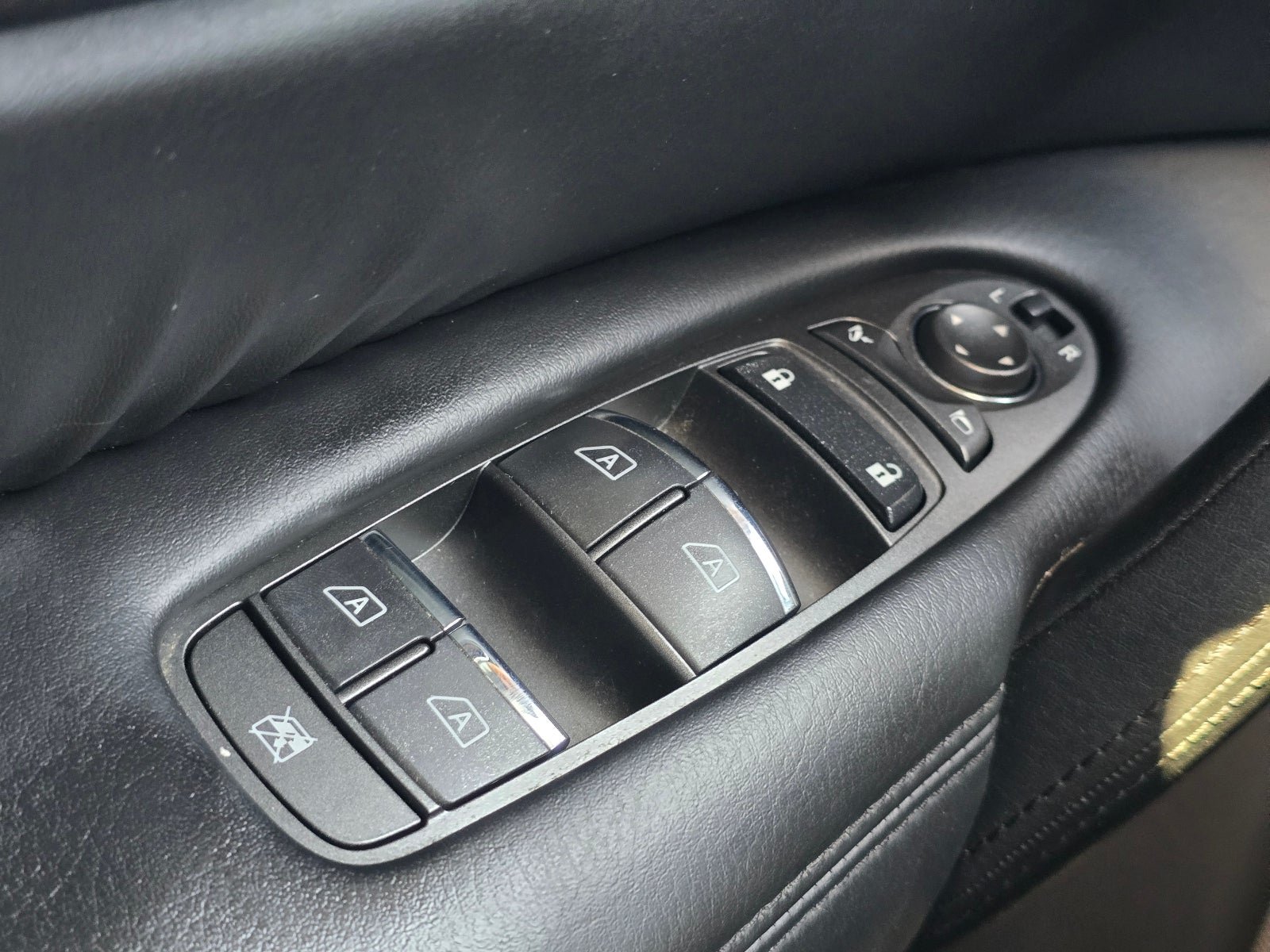 Used 2022 Nissan Armada SL AWD/4WD image 22