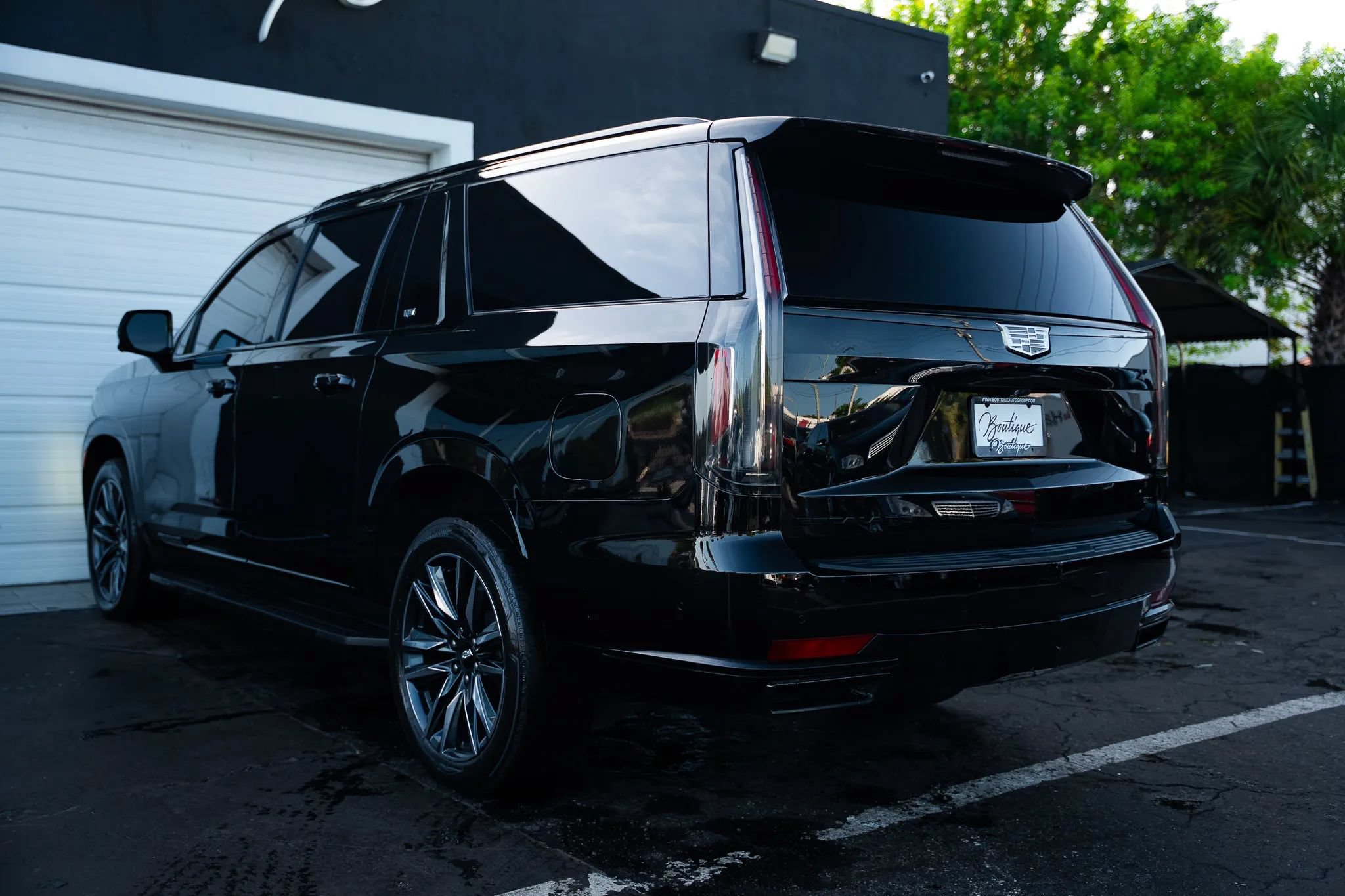 Used 2021 Cadillac Escalade ESV Sport AWD/4WD image 6