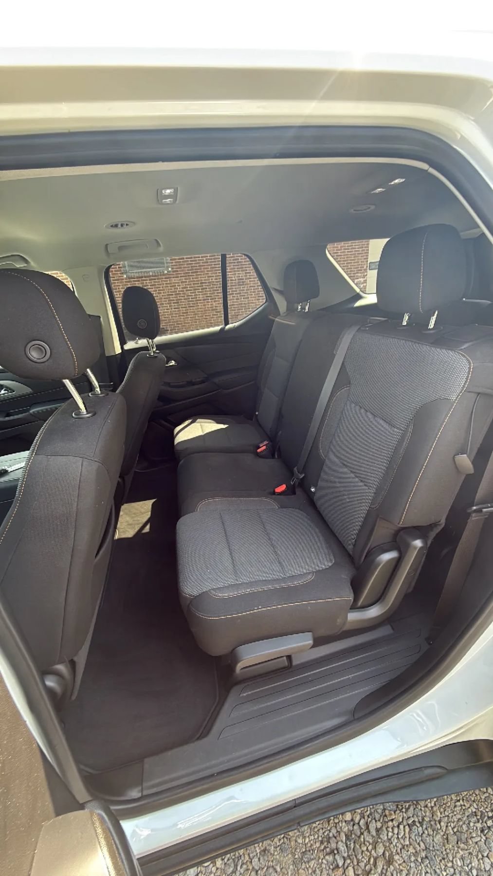 Used 2021 Chevrolet Traverse LS FWD image 27
