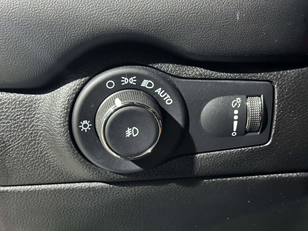 Used 2022 Dodge Durango GT image 25