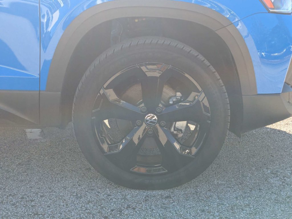 Used 2026 Volkswagen Taos SEL AWD/4WD image 12