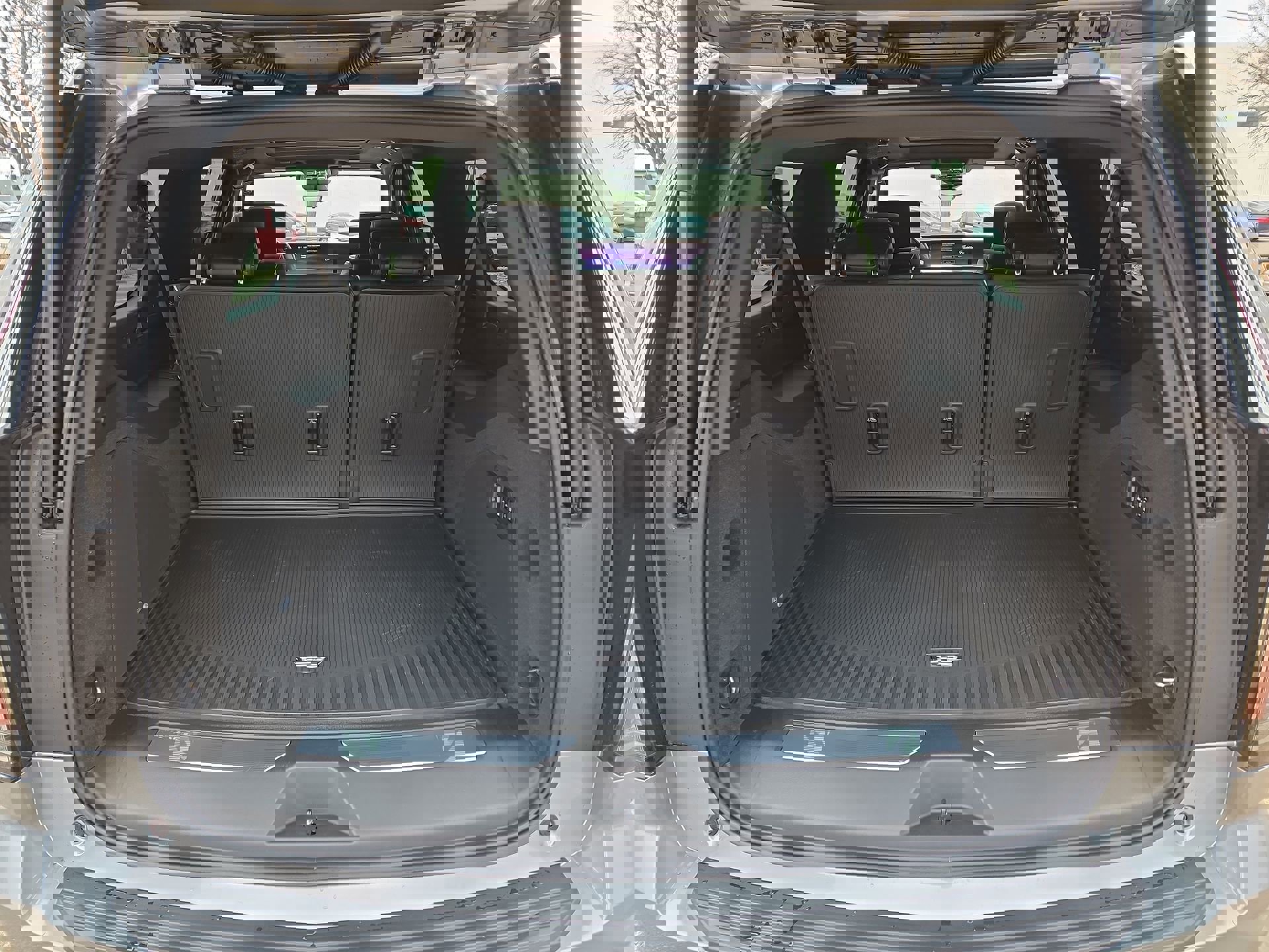 New 2026 Cadillac Escalade ESV Luxury w/ Touring Package image 12