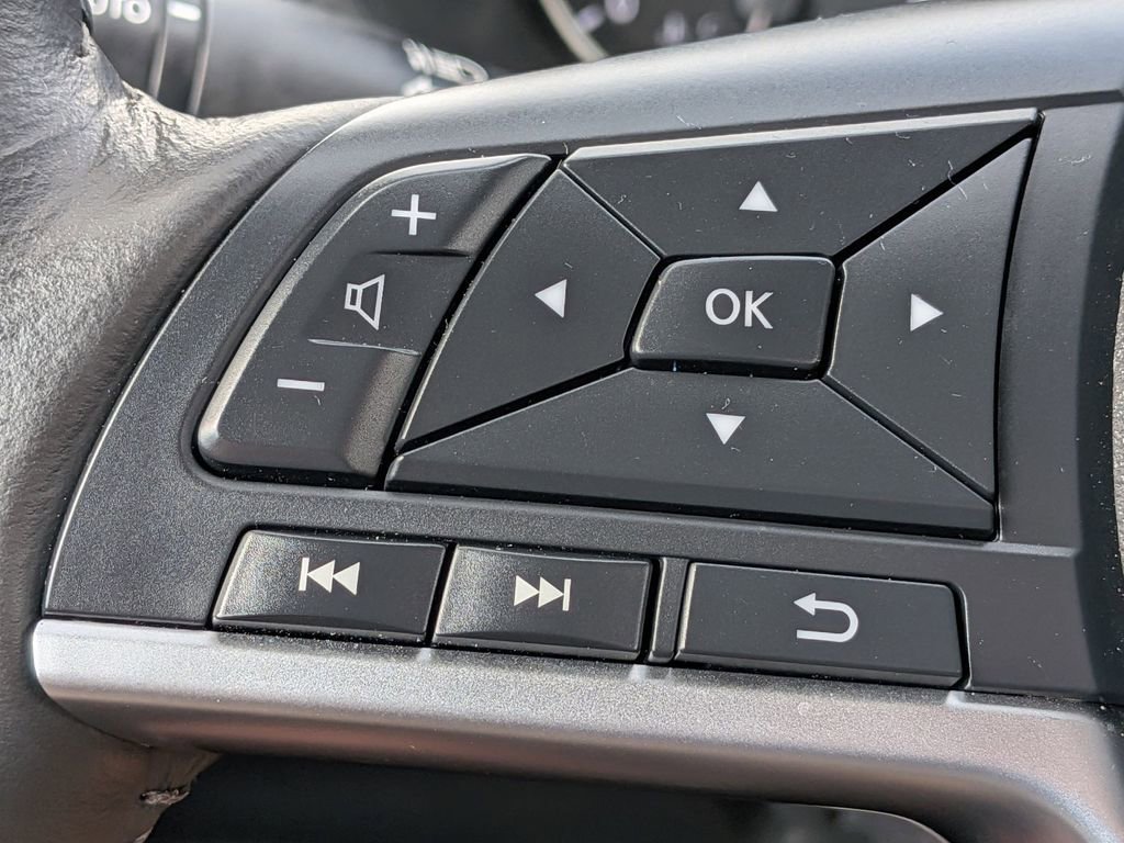 Used 2025 Nissan Sentra SV w/ All-Weather Package FWD image 13