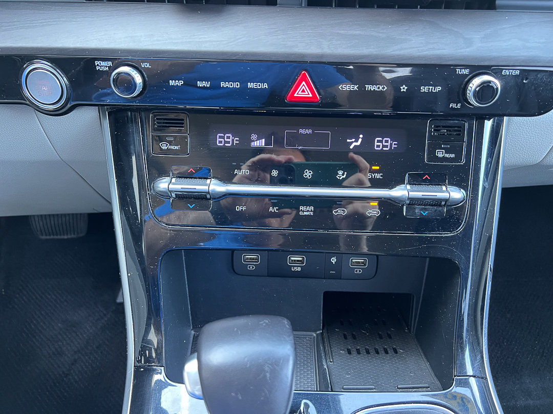 Used 2023 Kia Carnival SX FWD image 27