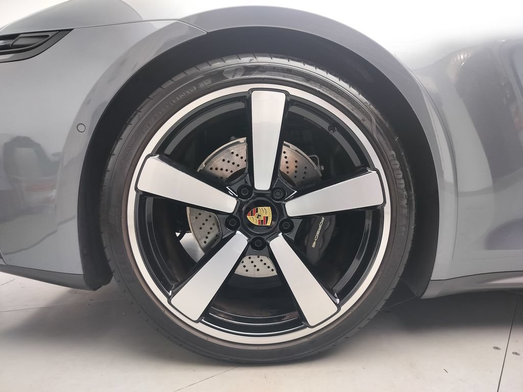 Certified 2025 Porsche 911 Carrera RWD image 25