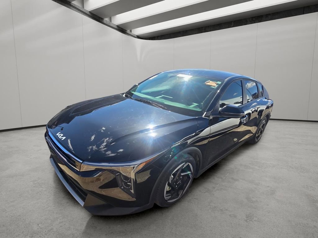 Used 2025 Kia K4 EX image 2