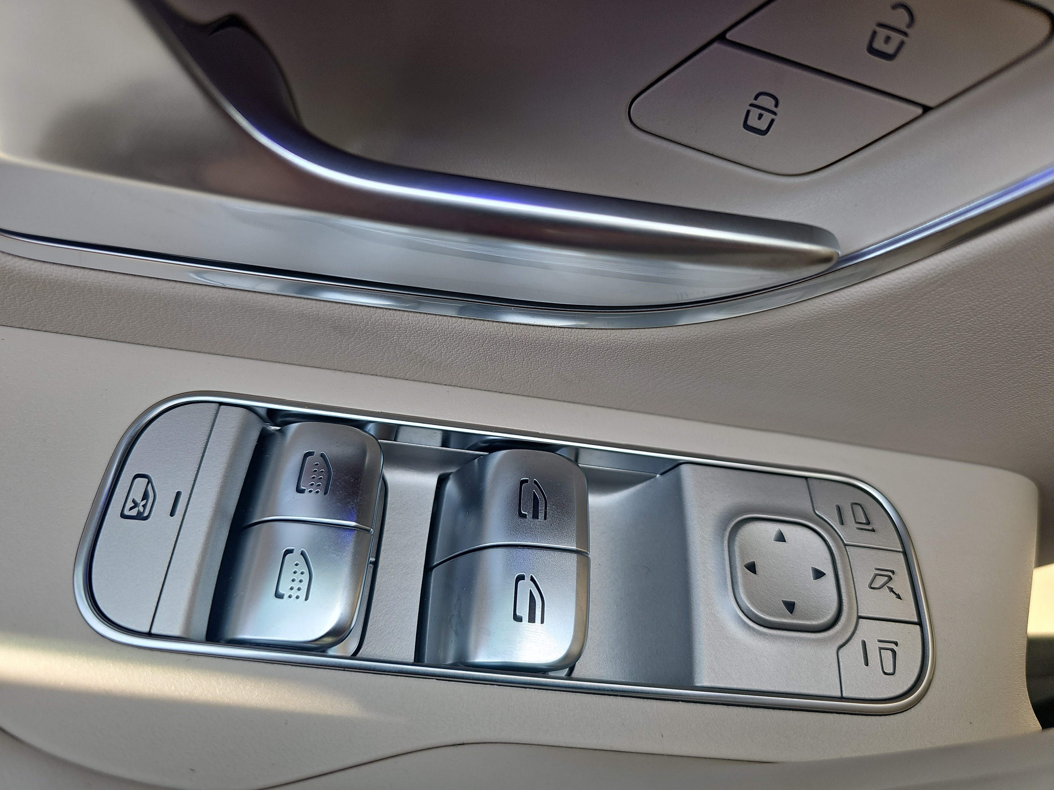 New 2026 Mercedes-Benz GLS 63 AMG 4MATIC image 30