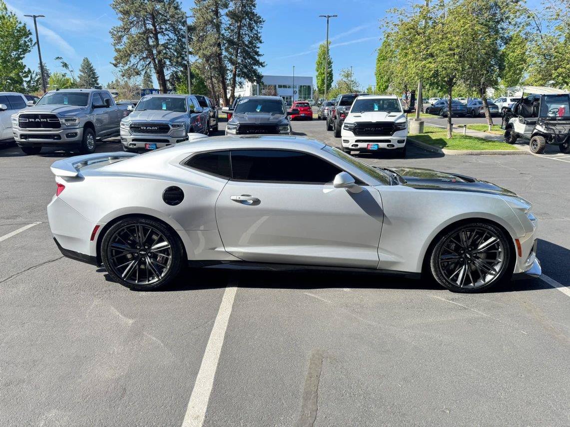 Used 2017 Chevrolet Camaro ZL1 RWD image 6