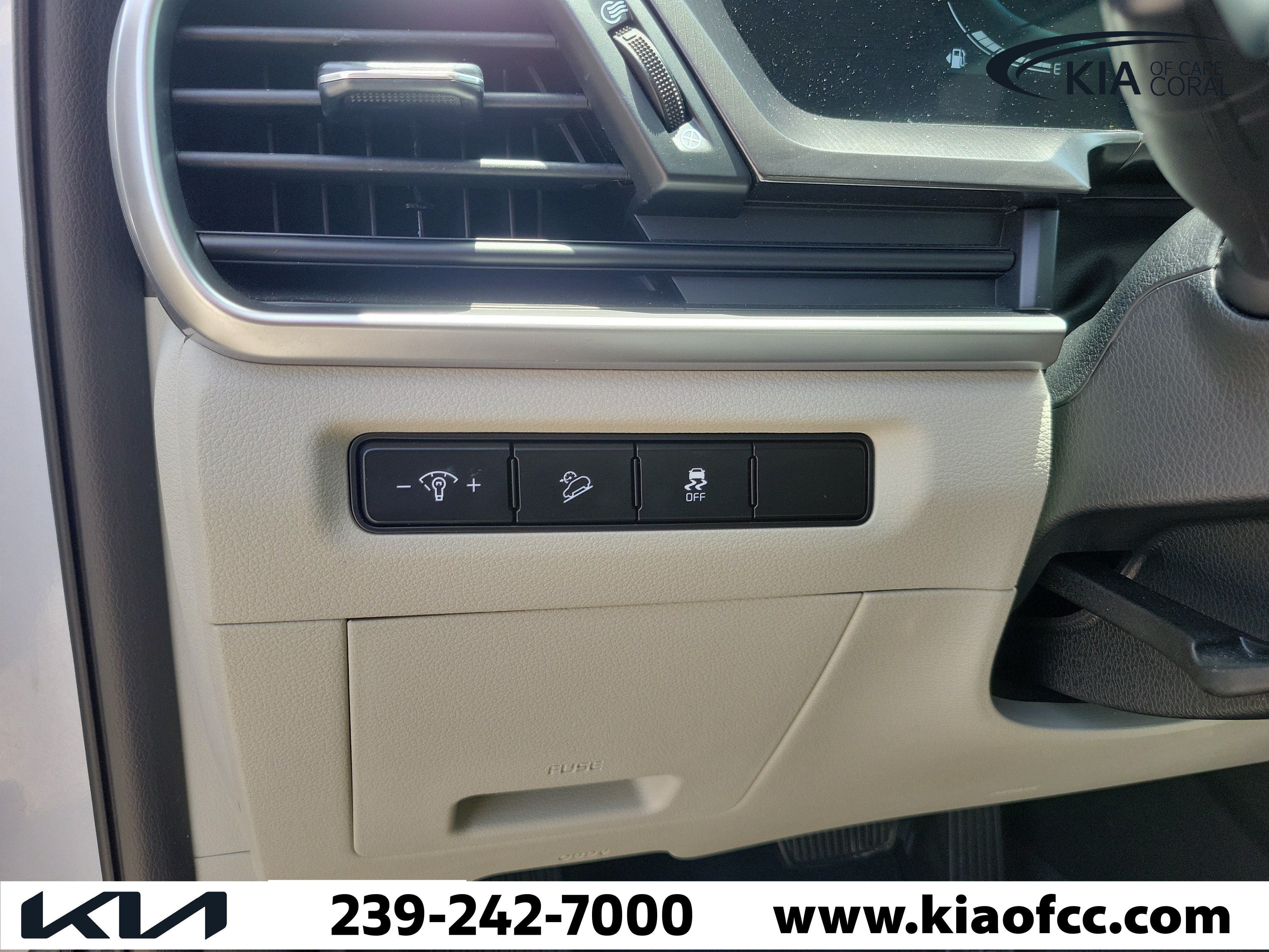 Certified 2024 Kia Telluride S w/ S Sunroof Package AWD/4WD image 24
