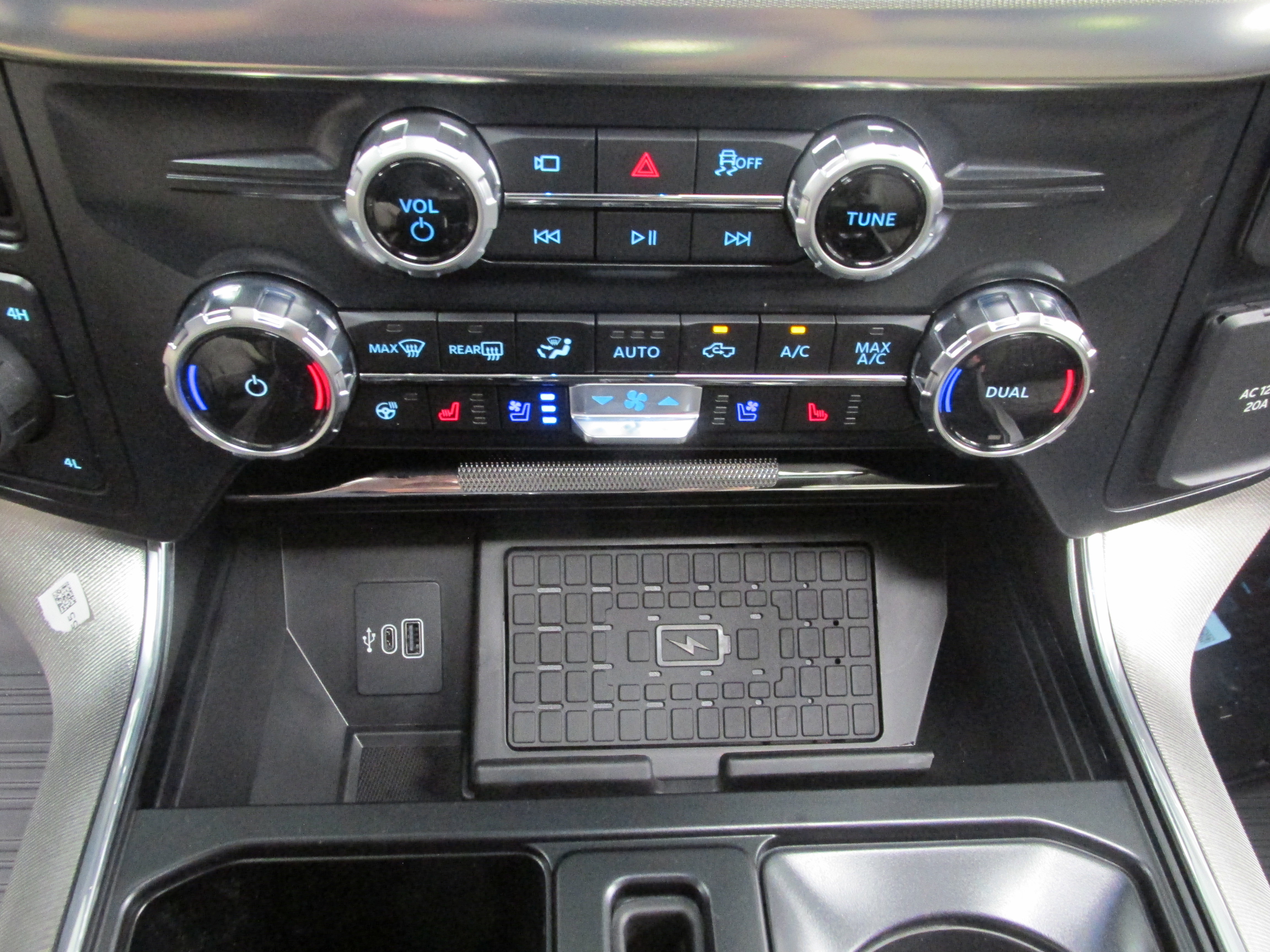 New 2025 Ford F150 Platinum image 41