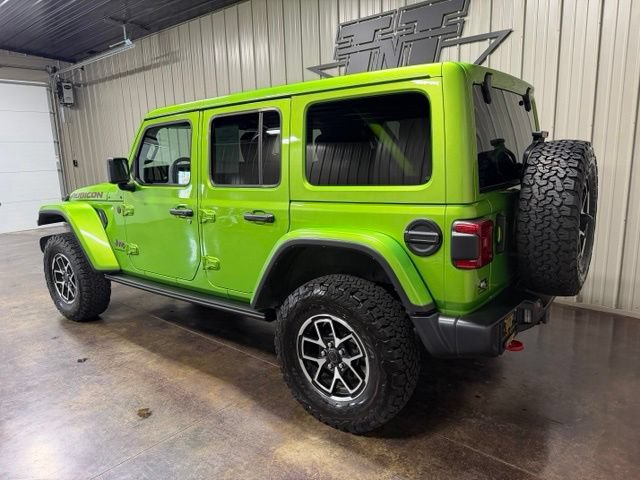 Used 2025 Jeep Wrangler Unlimited Rubicon w/ Convenience Group AWD/4WD image 5