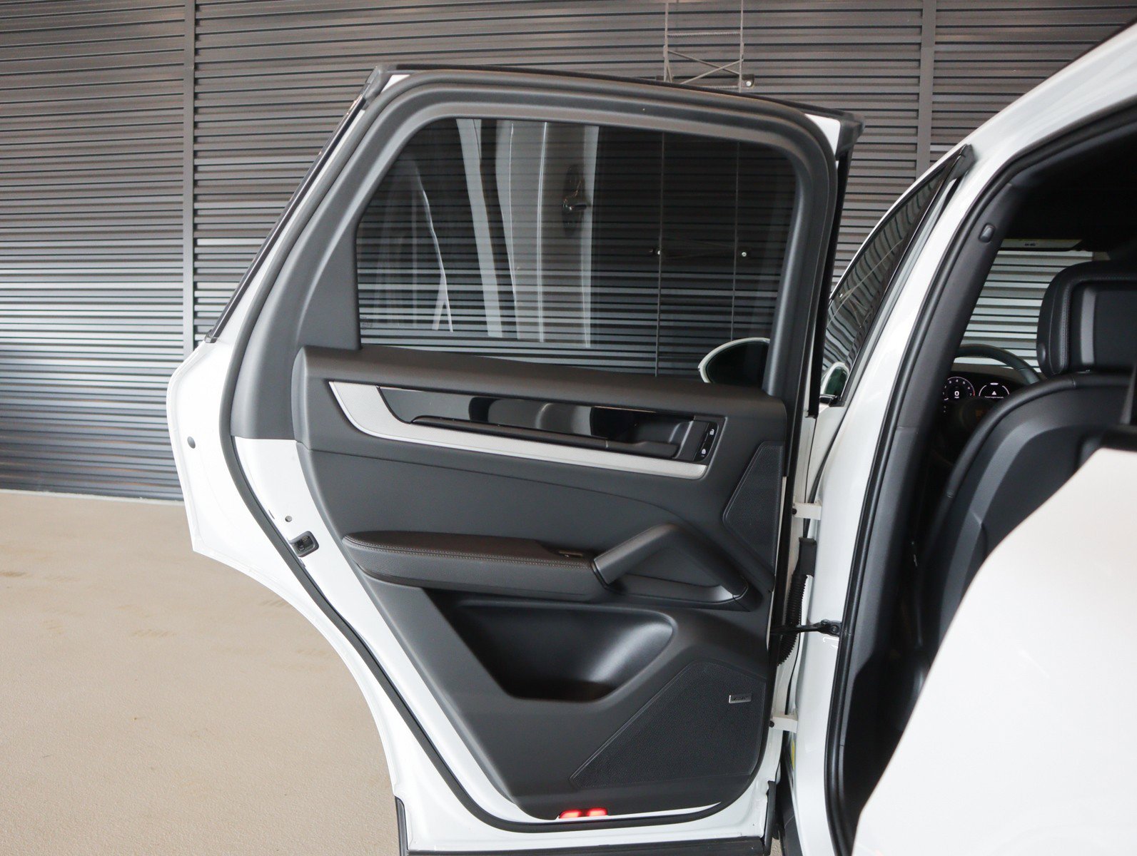 Certified 2026 Porsche Cayenne AWD/4WD image 23