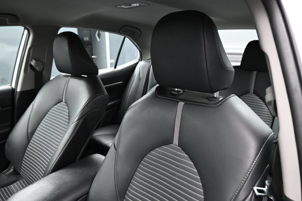 Used 2024 Toyota Camry SE FWD image 12