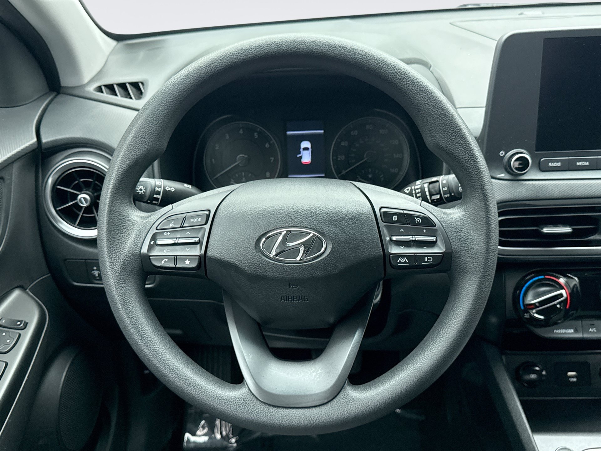 Used 2023 Hyundai Kona SE AWD/4WD image 12