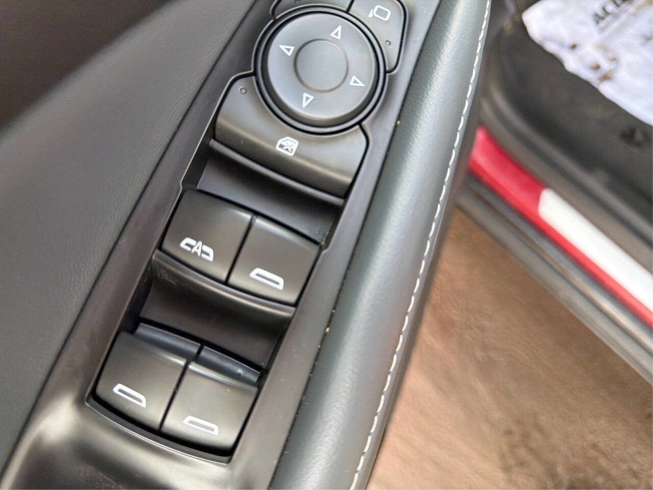 Used 2022 Buick Enclave Essence w/ Sport Touring Edition FWD image 33